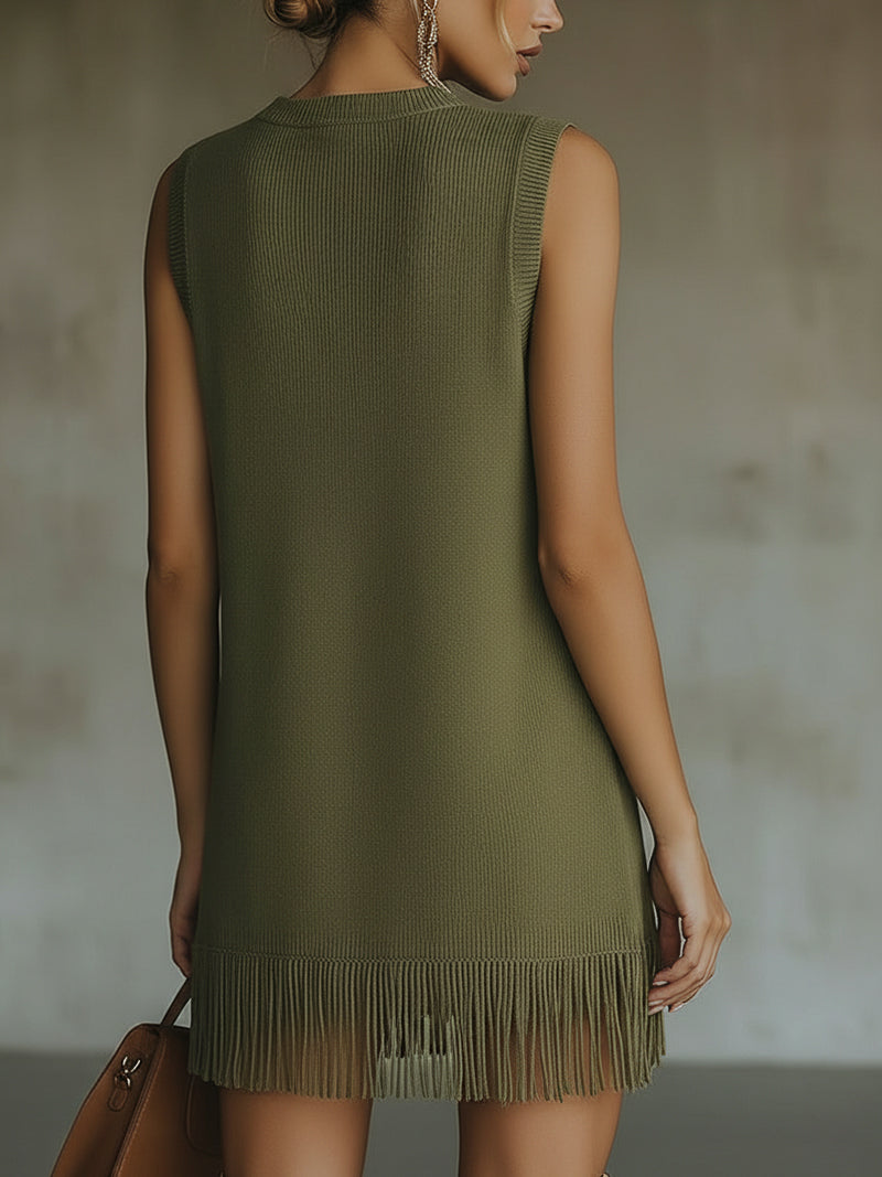 Martina - Vestido Mini de Punto Verde Oliva sin Mangas con Bajo de Flecos Decorativos