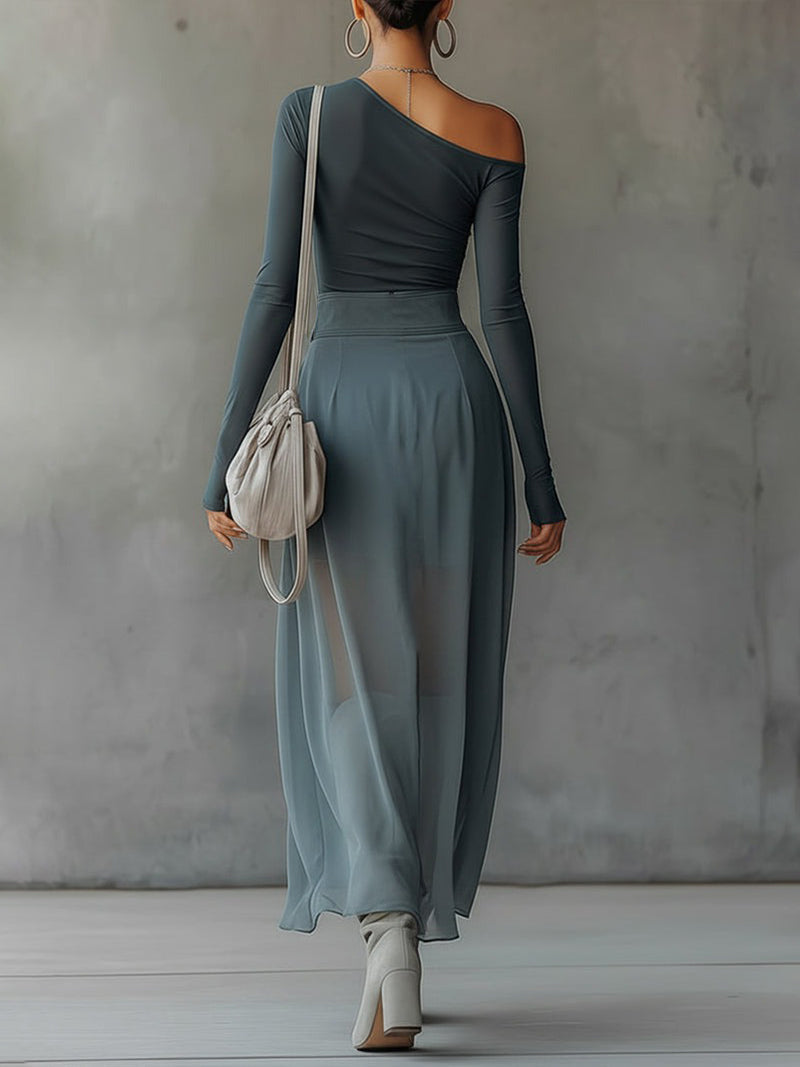 Carla - Vestido Maxi Azul de Punto Elástico y Gasa con Hombros Descubiertos y Bajo con Abertura