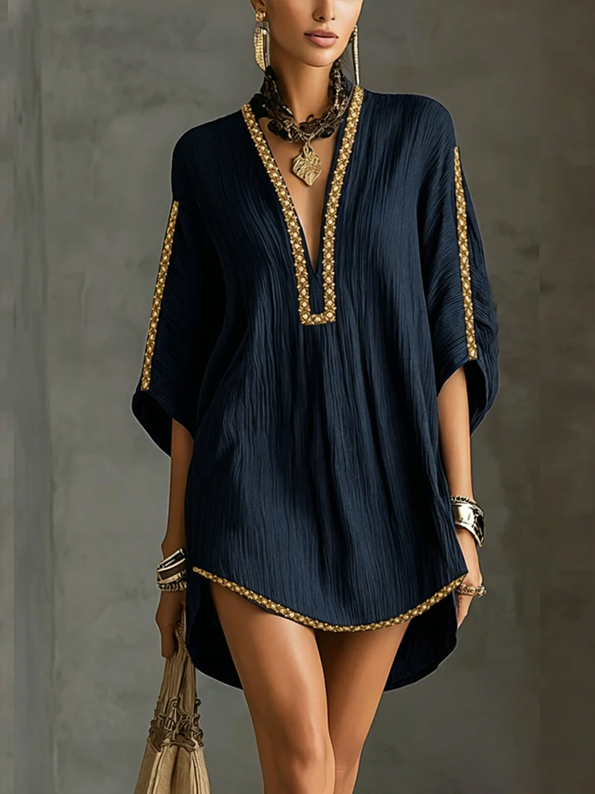 Noa - Vestido Mini Negro con Escote en V Profundo