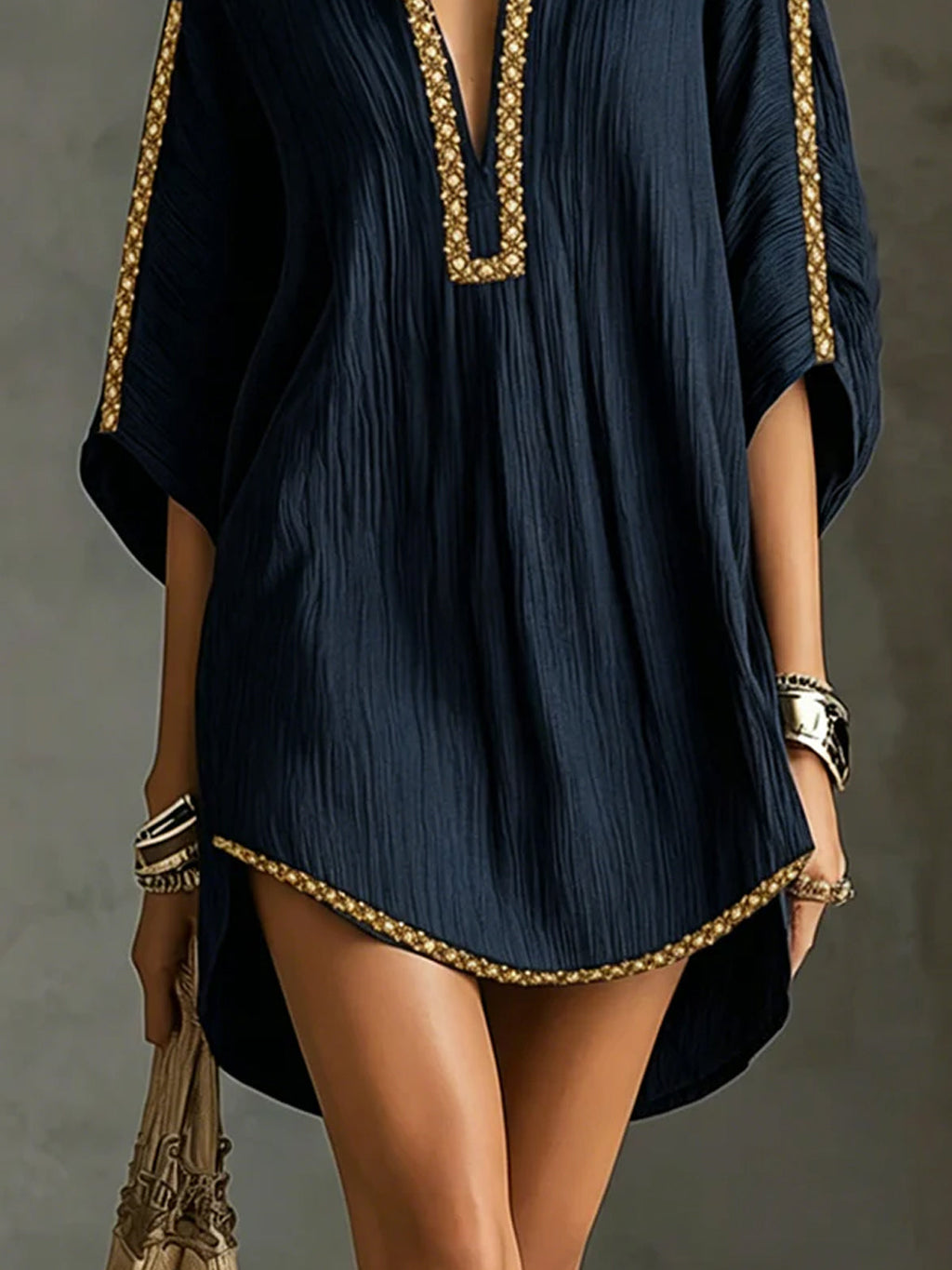 Noa - Vestido Mini Negro con Escote en V Profundo