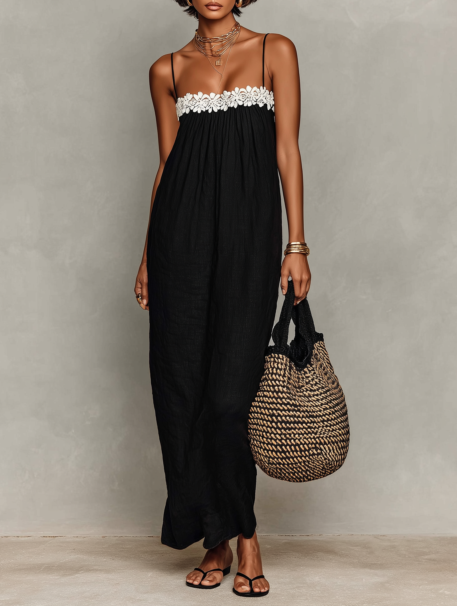 VestidoCaterina |  Maxi Minimalista para Mujer con Paneles de Encaje, Escote Palabra de Honor y Tirantes Finos