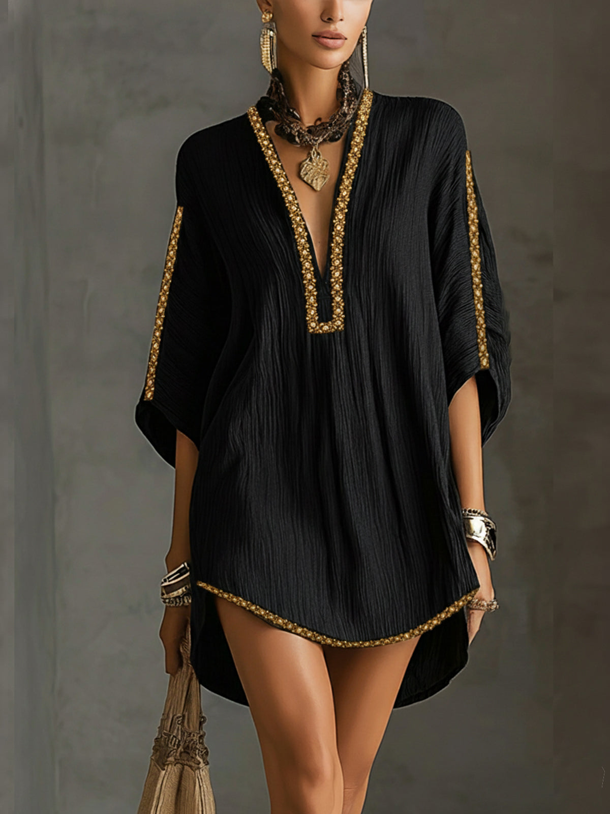 Noa - Vestido Mini Negro con Escote en V Profundo