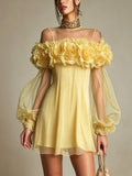 Lucía - Vestido Mini de Gasa Plisada Amarillo con Flores 3D Decorativas