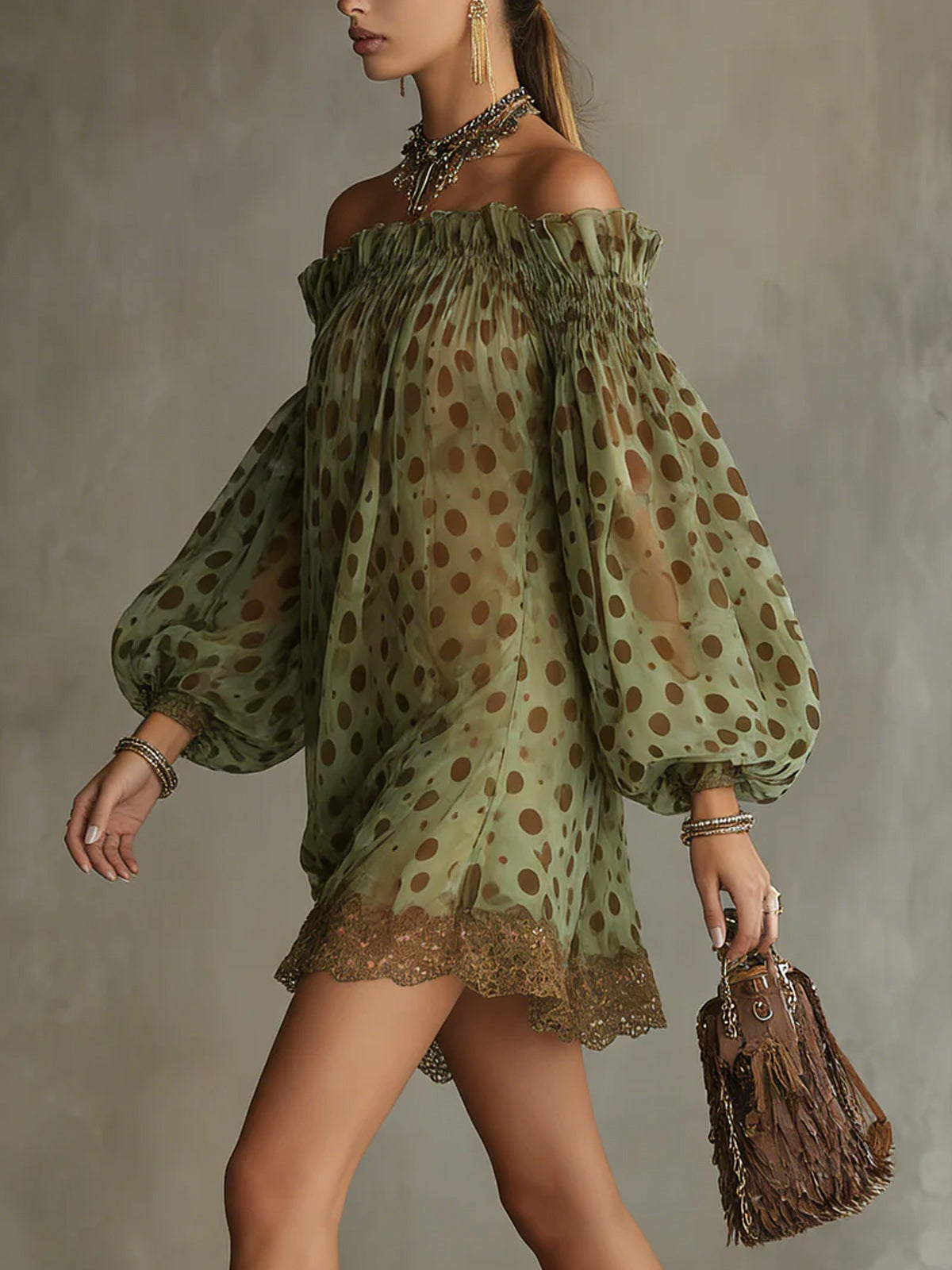 Daniela - Vestido Mini Verde Oliva de Lunares con Hombros Descubiertos