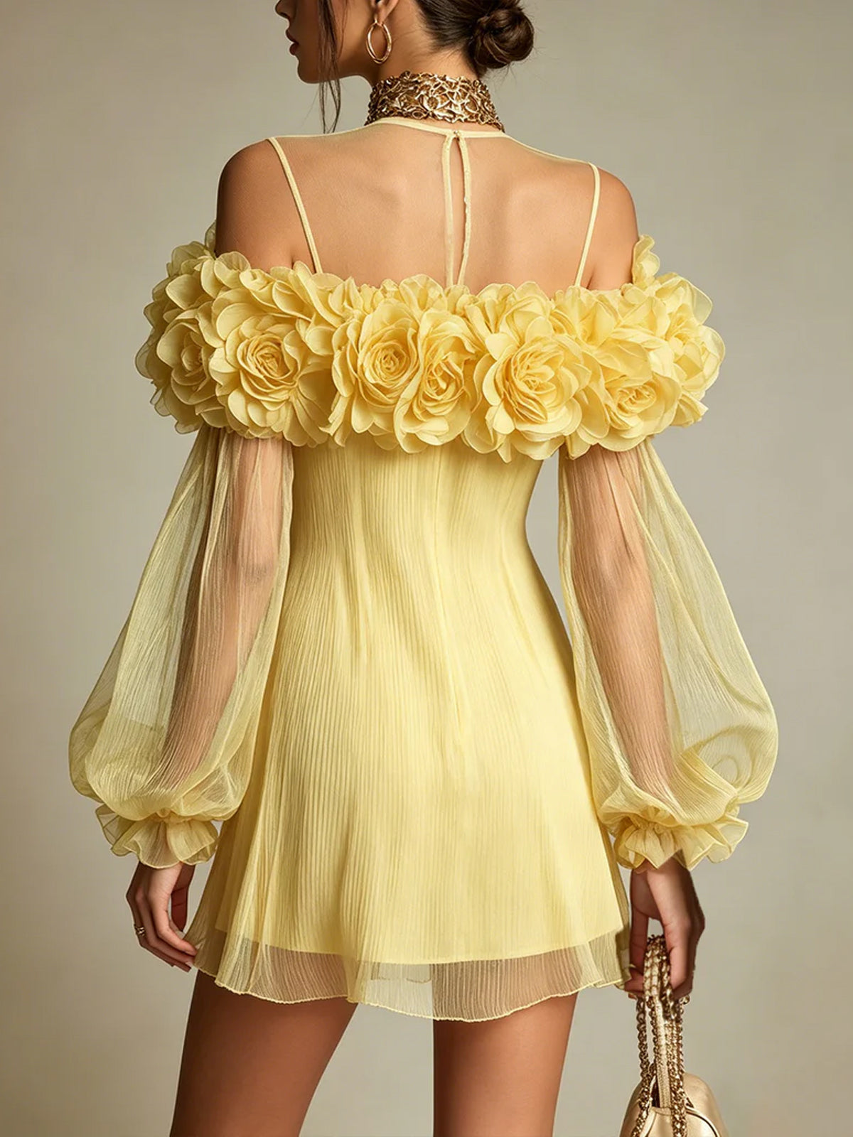 Lucía - Vestido Mini de Gasa Plisada Amarillo con Flores 3D Decorativas