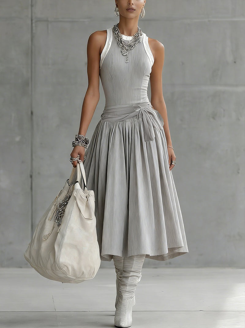 Ariana - Vestido Midi Gris con Cuerpo de Tirantes Acanalado y Falda Drapeada