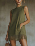 Martina - Vestido Mini de Punto Verde Oliva sin Mangas con Bajo de Flecos Decorativos