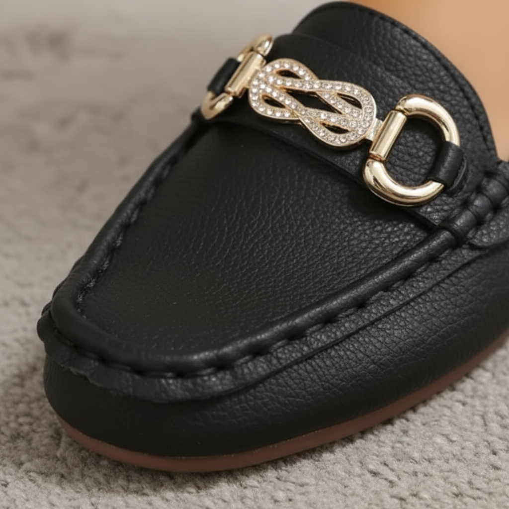Ava | Mocasines de Mujer con Herrajes Dorados y Diseño Slip-On | Casual