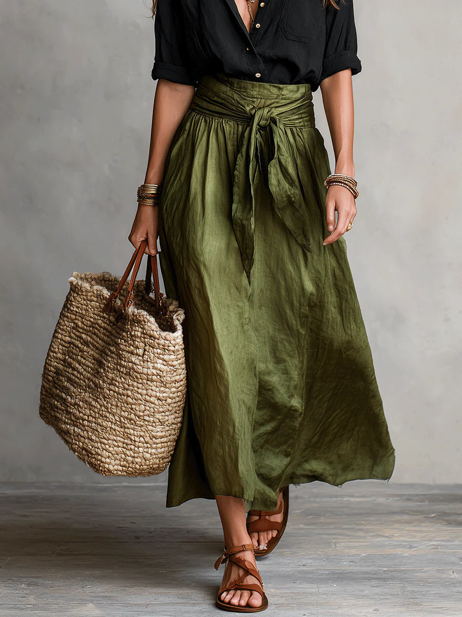 Vera | Conjunto de Dos Piezas con Top Negro y Falda Midi Verde Oliva