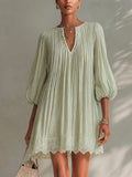 Aitana - Vestido Mini Verde Claro de Gasa Plisada con Mangas Farol y Detalles de Encaje Decorativo