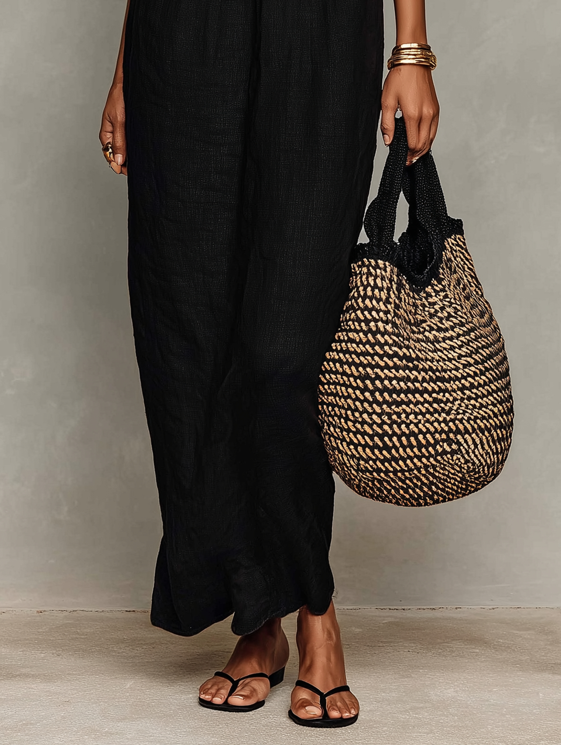 VestidoCaterina |  Maxi Minimalista para Mujer con Paneles de Encaje, Escote Palabra de Honor y Tirantes Finos