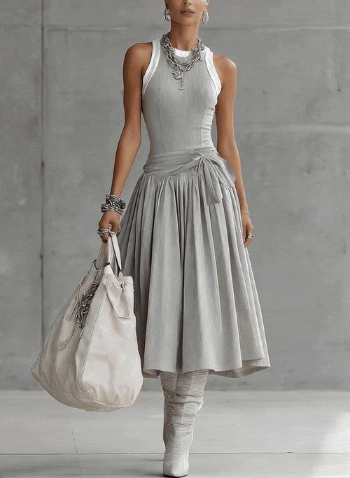 Ariana - Vestido Midi Gris con Cuerpo de Tirantes Acanalado y Falda Drapeada