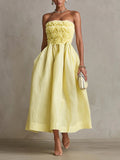 Paula - Vestido Midi Amarillo sin Tirantes con Aplicaciones Florales Decorativas