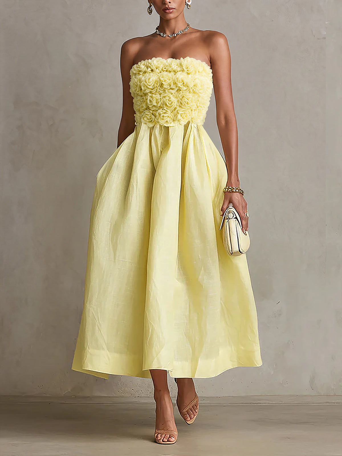 Paula - Vestido Midi Amarillo sin Tirantes con Aplicaciones Florales Decorativas